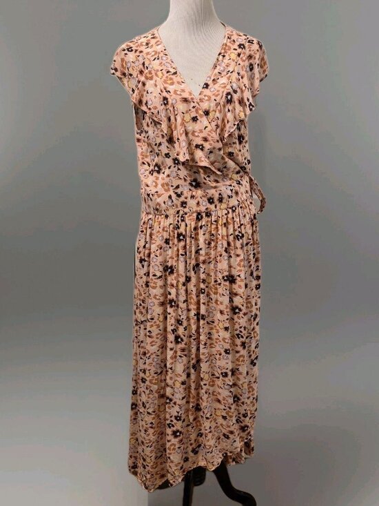 sofia by sofia vergara Dresses & Skirts - Sofia by Sofia Vergara Peach Floral Maxi Dress